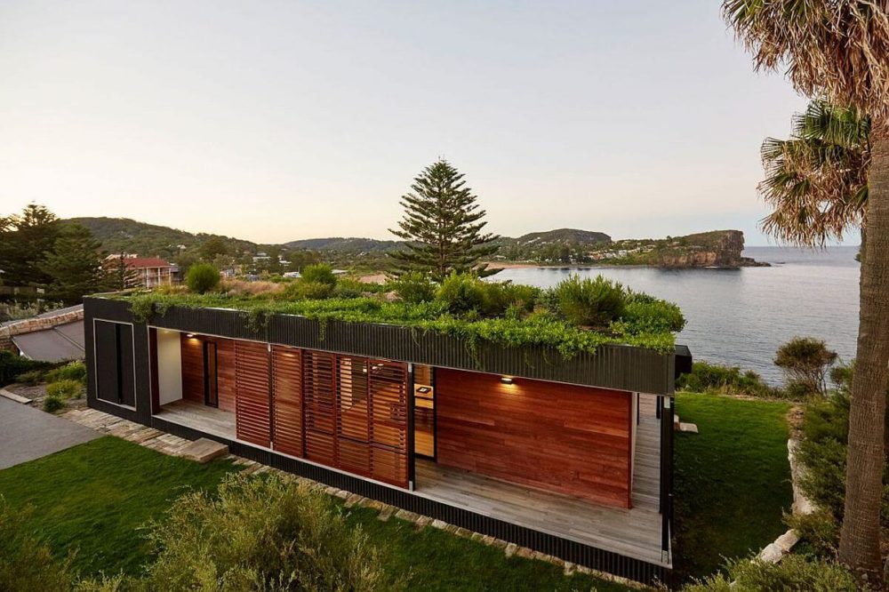 An Ecological minimalist house design