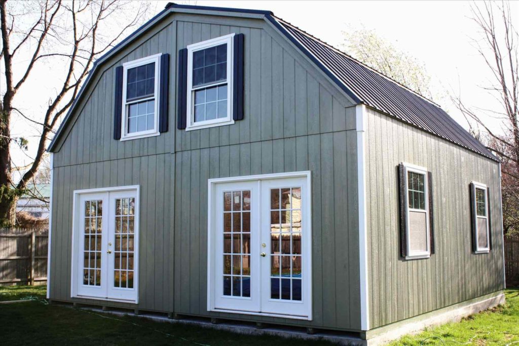 Energy-efficient pole barn house