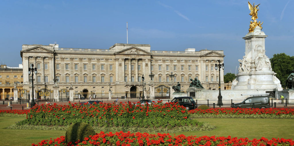 Buckingham Palacefamous buildings in london