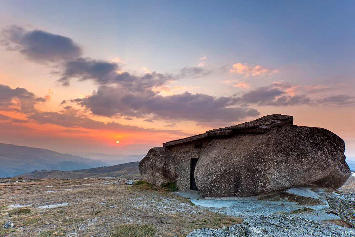 Casa do Penedo or Stone House 