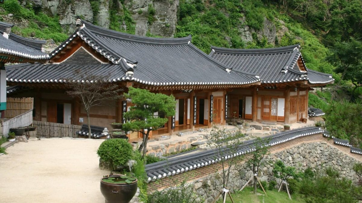 Discover Hanok: A Traditional Korean House & Its Architecture