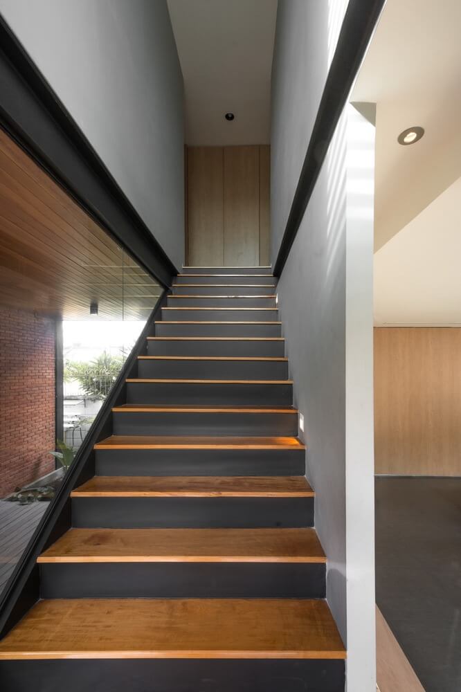  U38 House stairs