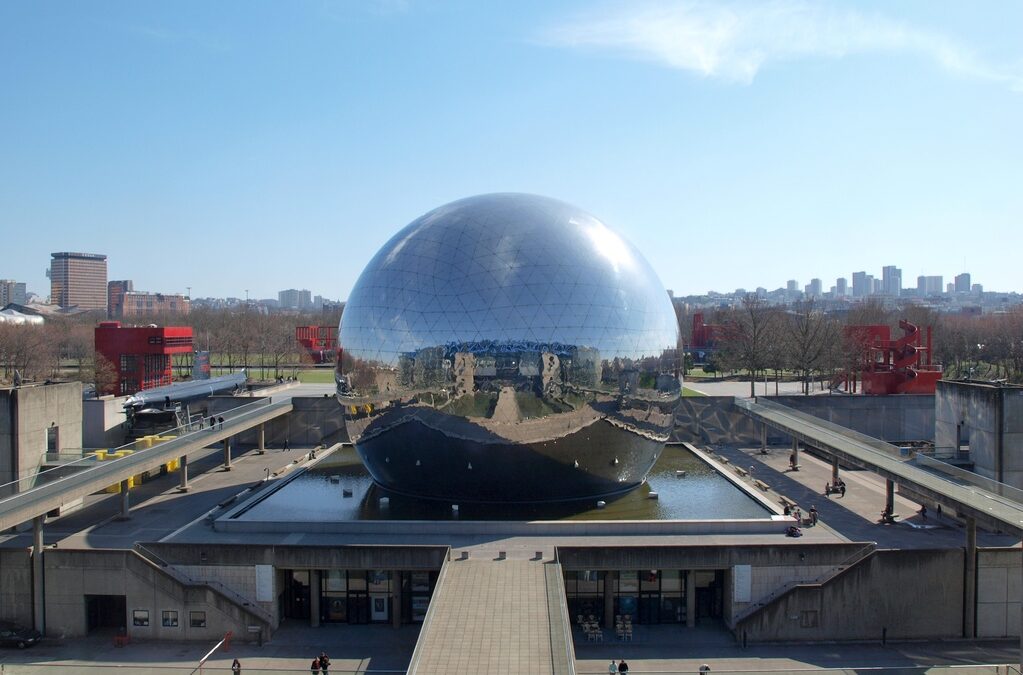 An Incredible Place to Explore in Paris: Parc De La Villette By Bernard Tschumi Architects