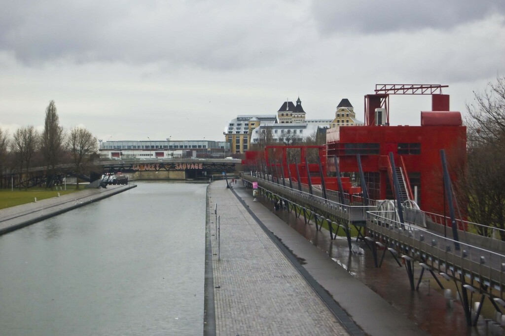 overall design of Parc De La Villette 