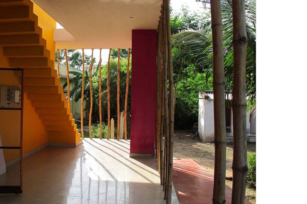 room with a stair case of Casa Rana, India