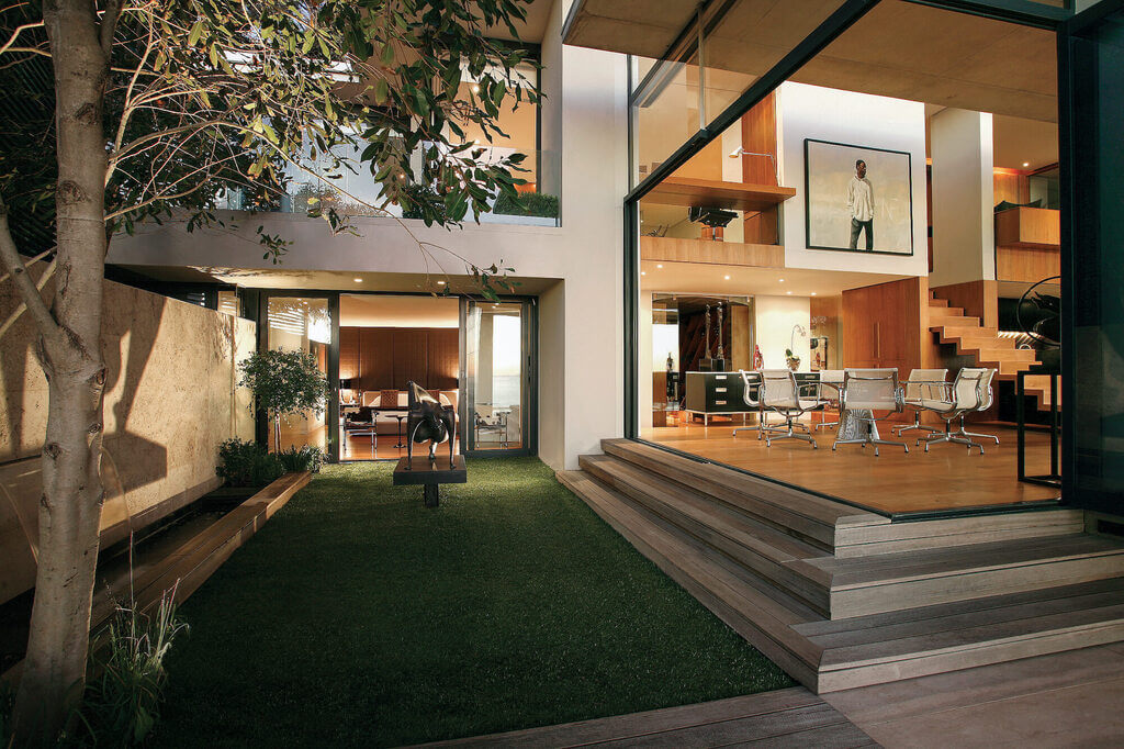 ARRCC presents Horizon Villa  large deck and garden area