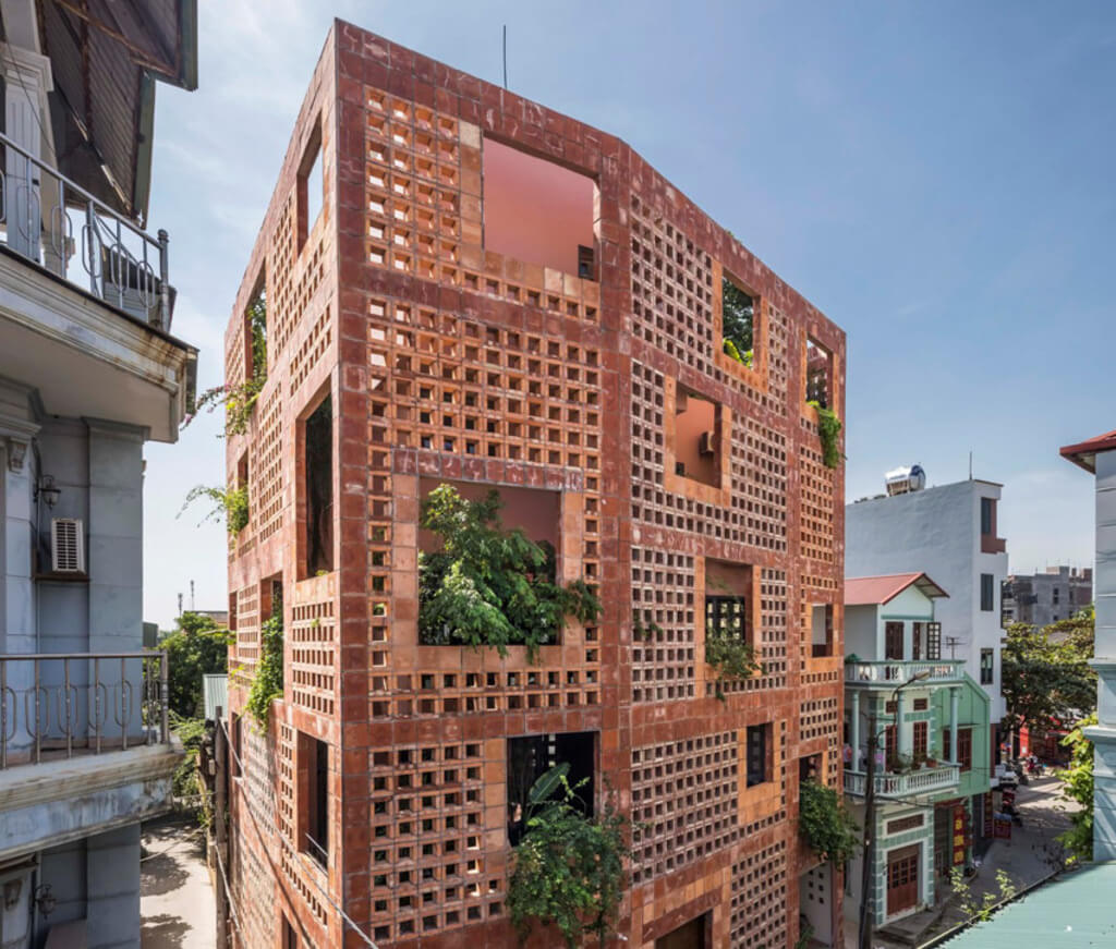 Bat Trang House
