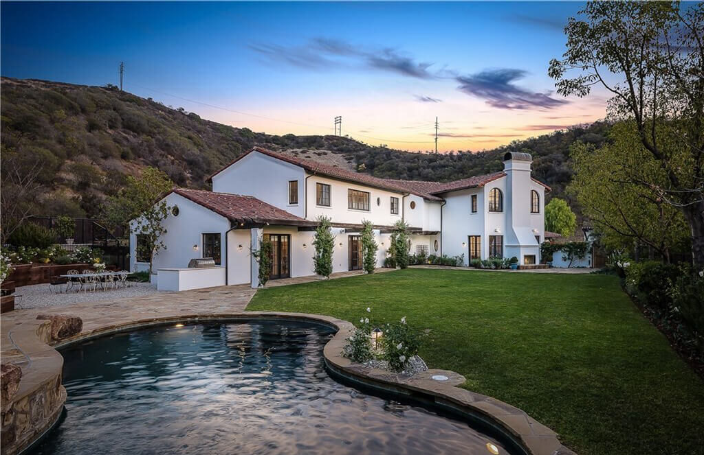 Lauren Conrad's Former Pacific Home pool side view