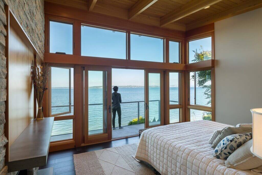 Seaview Escape House bedroom sea view