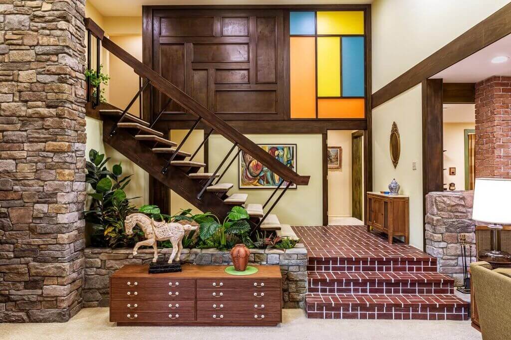 the brady bunch house Living Room Decoration
