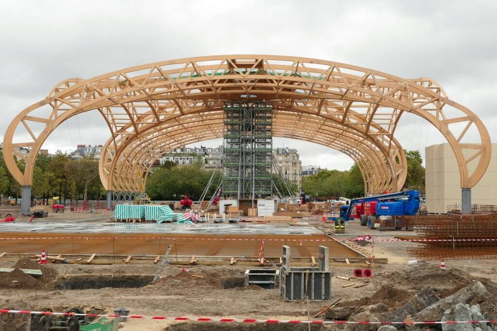 The Grand Palais Ephemere construction