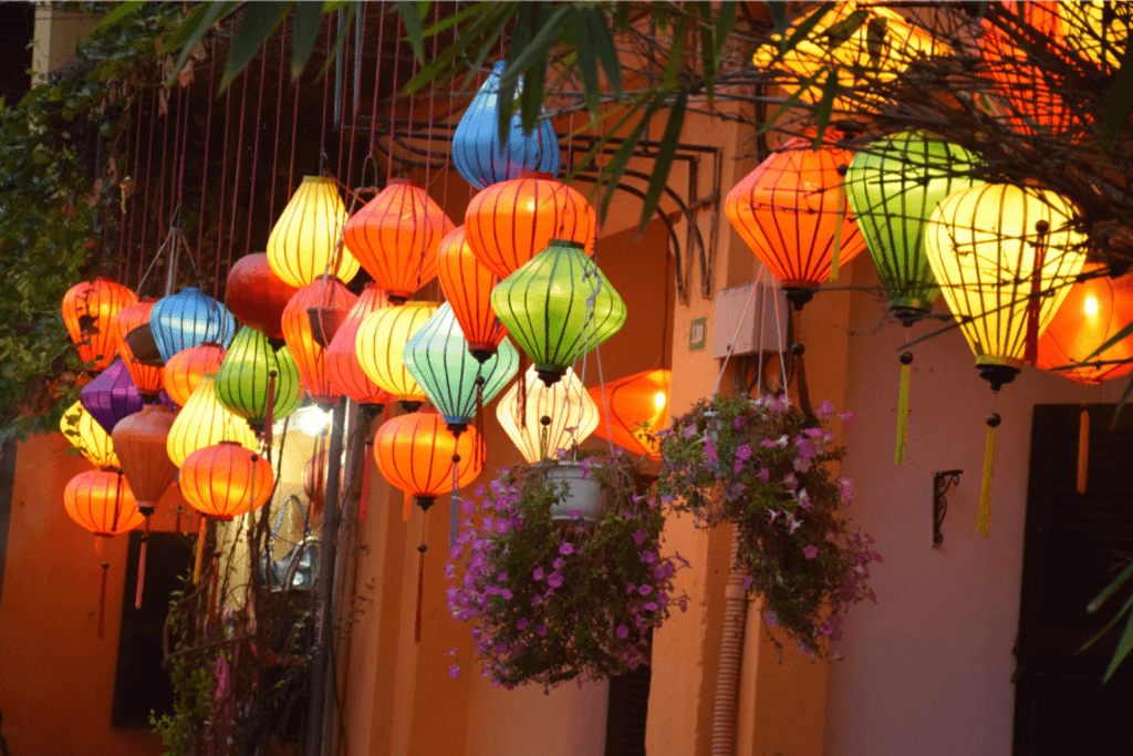 Paper Lanterns for Backyard Makeover