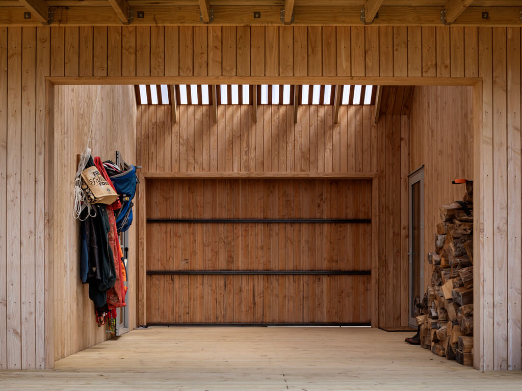 Karangahake House mudroom