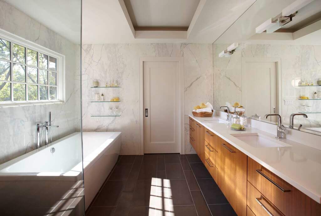 The Mirror and the Counter for Small Bathroom