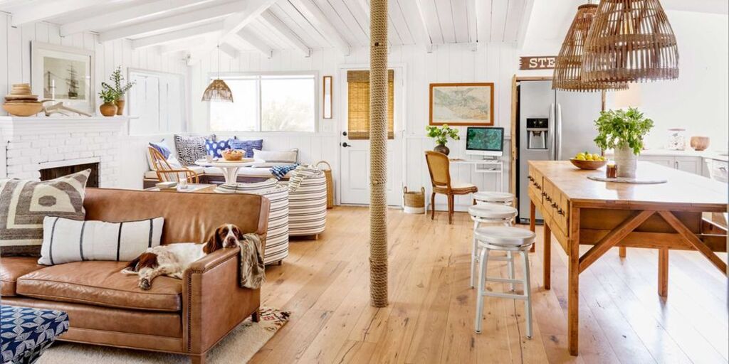 Bright Interiors for a Ranch Style House