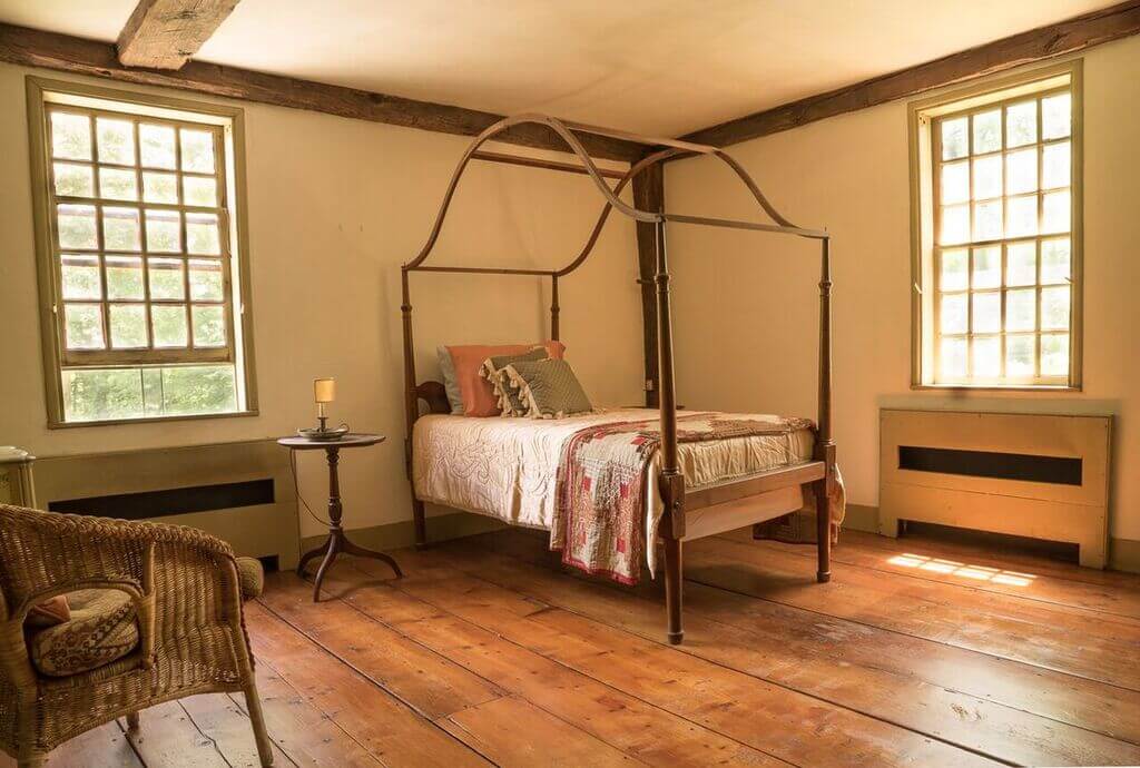 saltbox style house bedroom
