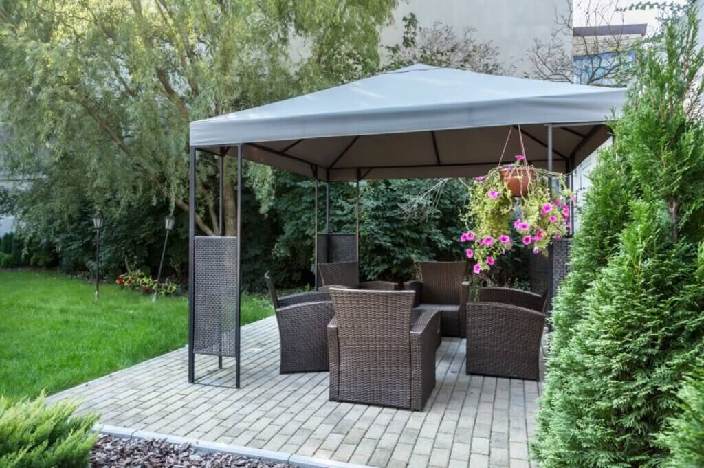 Seasonal Effectiveness of Steel Gazebo Vs Aluminum Gazebo