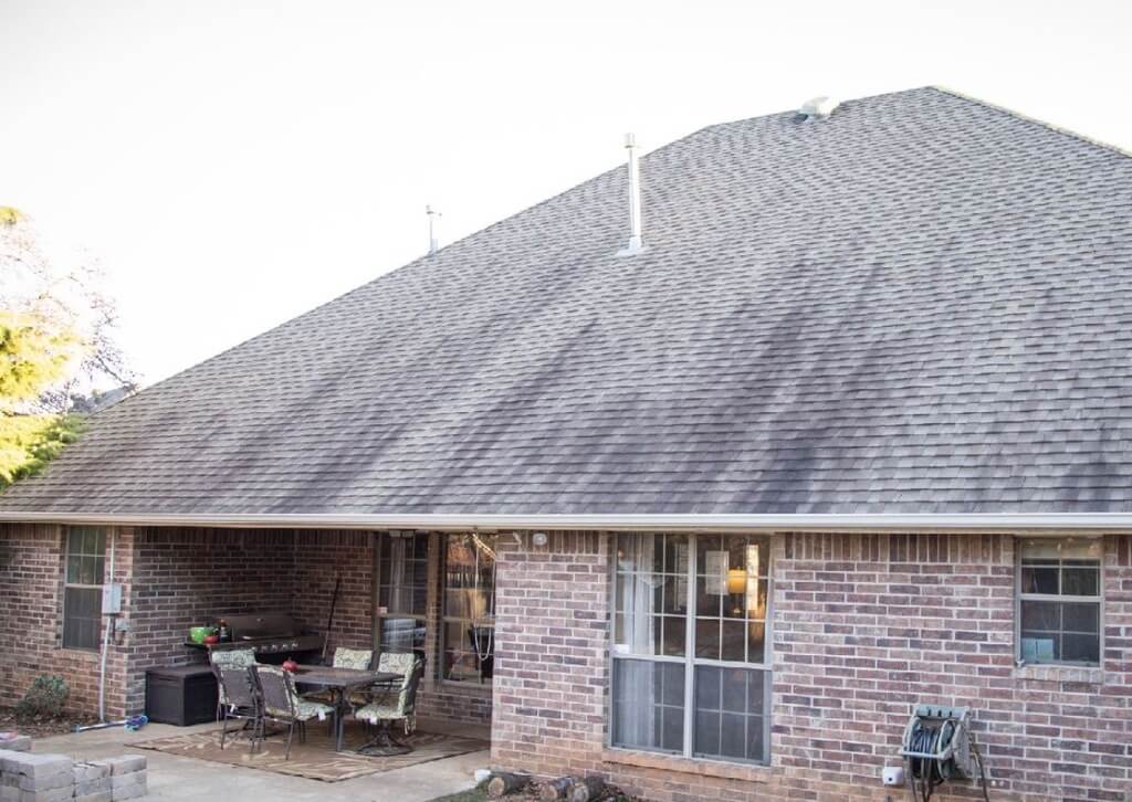 Roof Dark Streaks