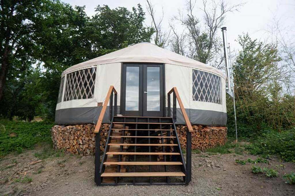Modern Steel-Glass Yurt House