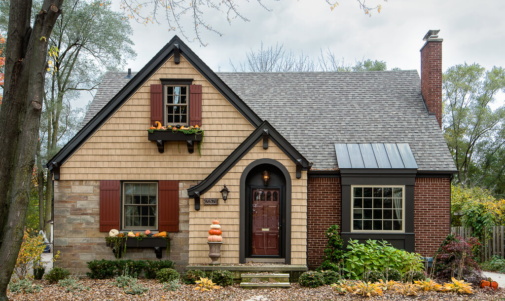  The Charm of Siding Cottage Style Homes