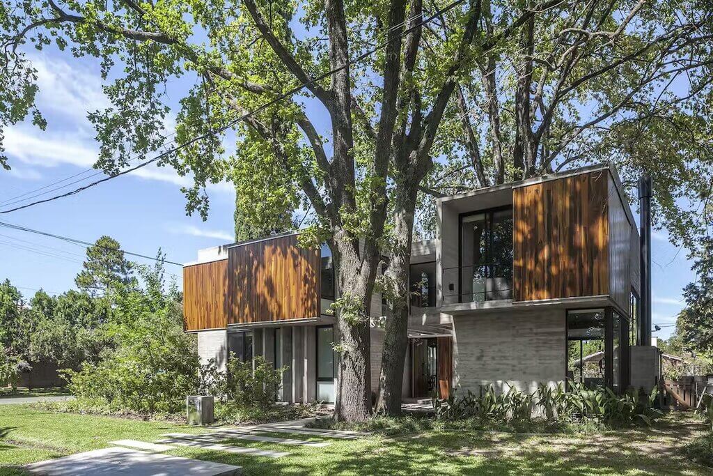 Aranzazu Concrete House, Argentina