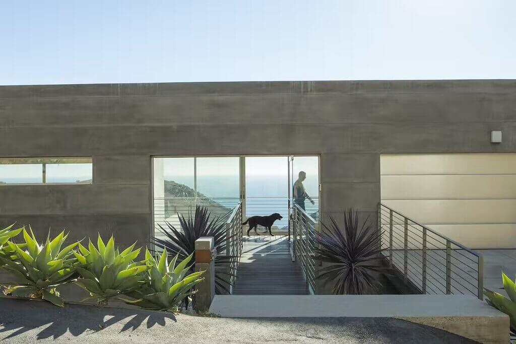 Coastal Concrete House, Malibu 