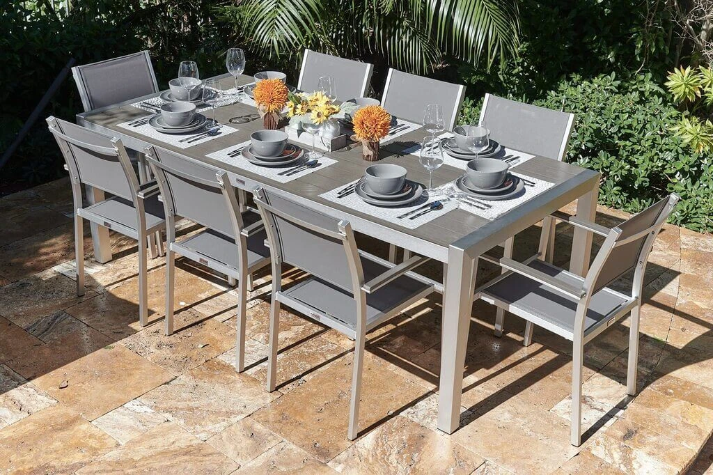 Dining Table and Chairs for Stylish Garden  