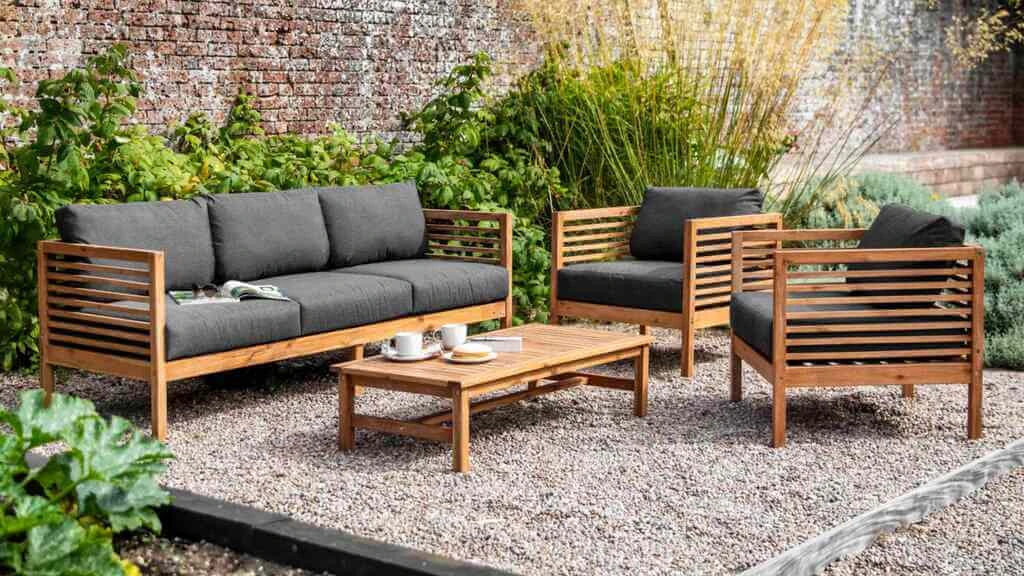 Essential Furniture for a Stylish and Practical Garden