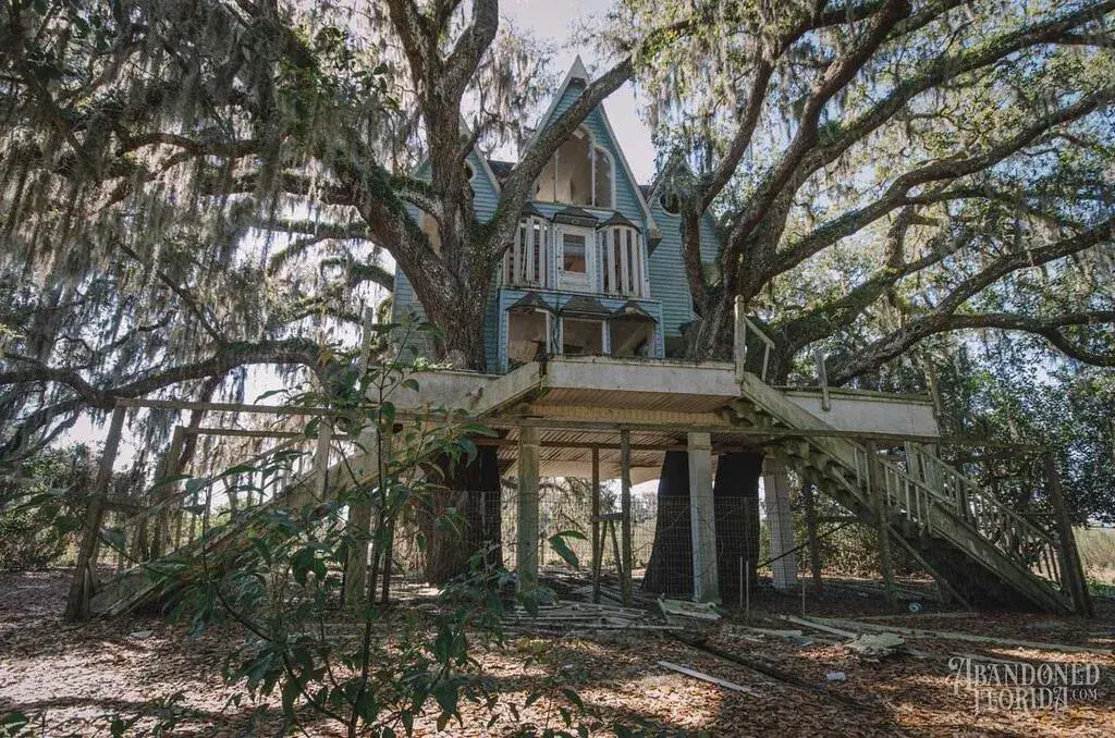 The Brooksville Treehouse, Florida