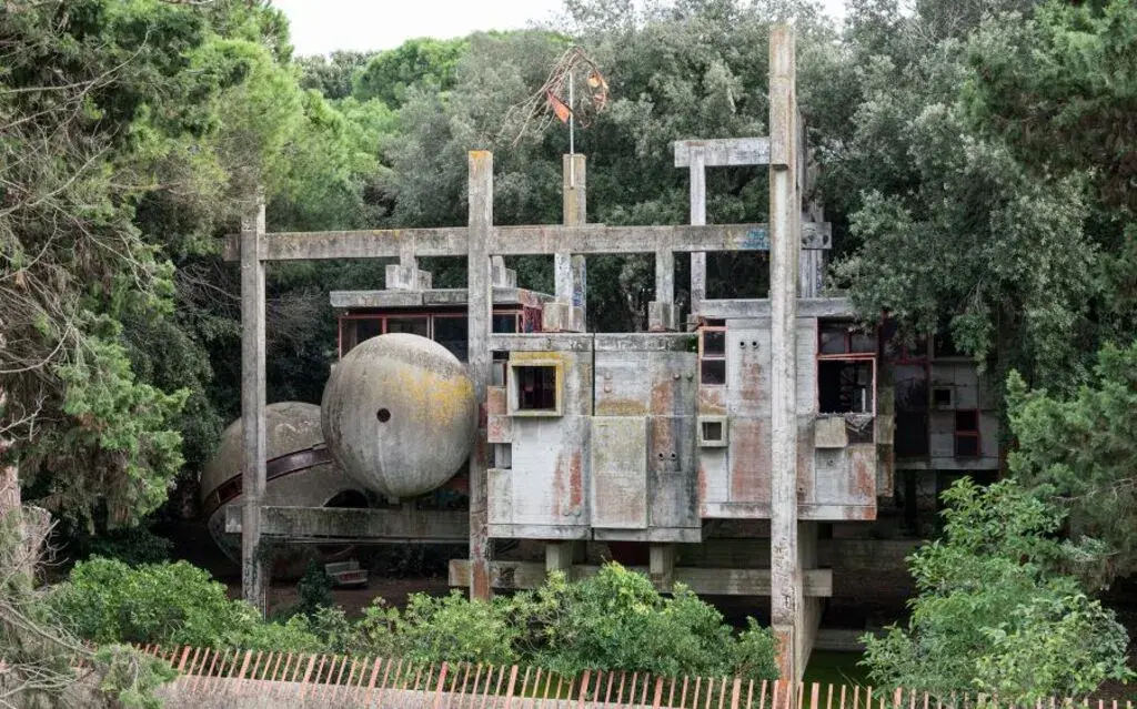 Casa Sperimentale, Italy