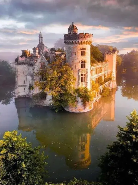 Chateau de La Mothe, Chandeniers, France