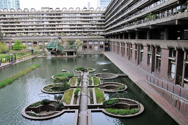 Barbican Estate by Chamberlin, Powell and Bon