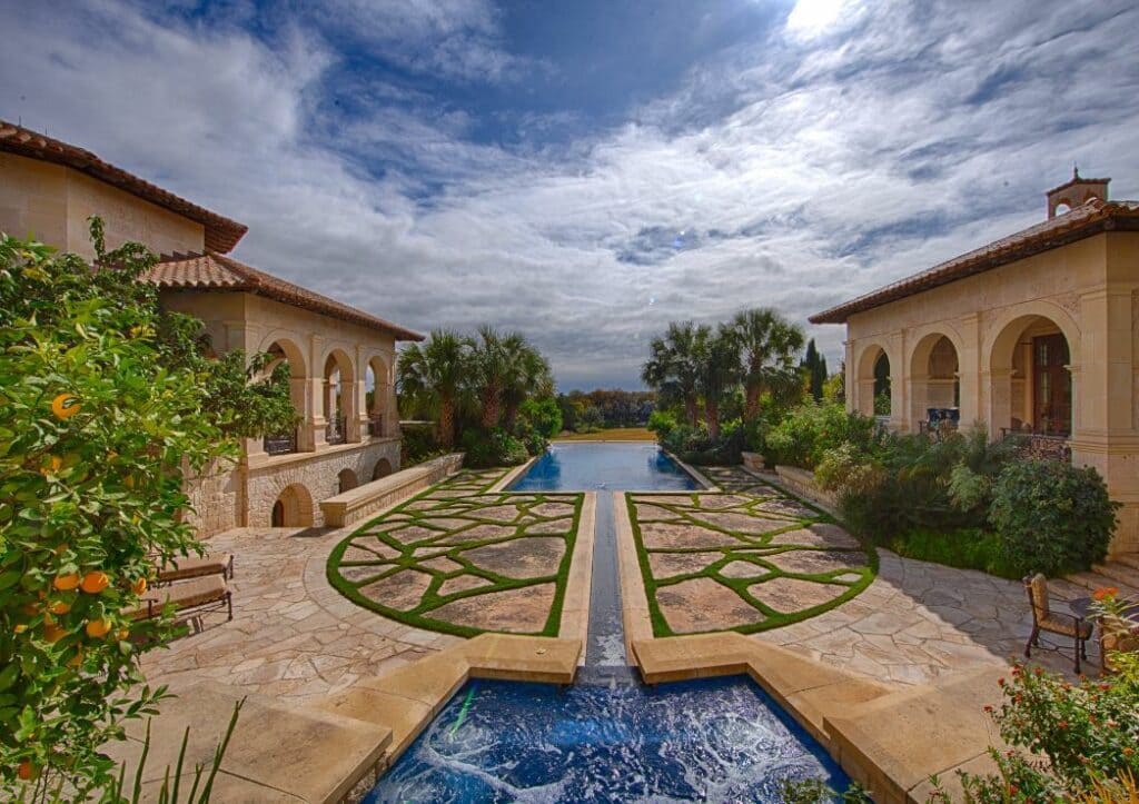 hacienda style homes Courtyards 