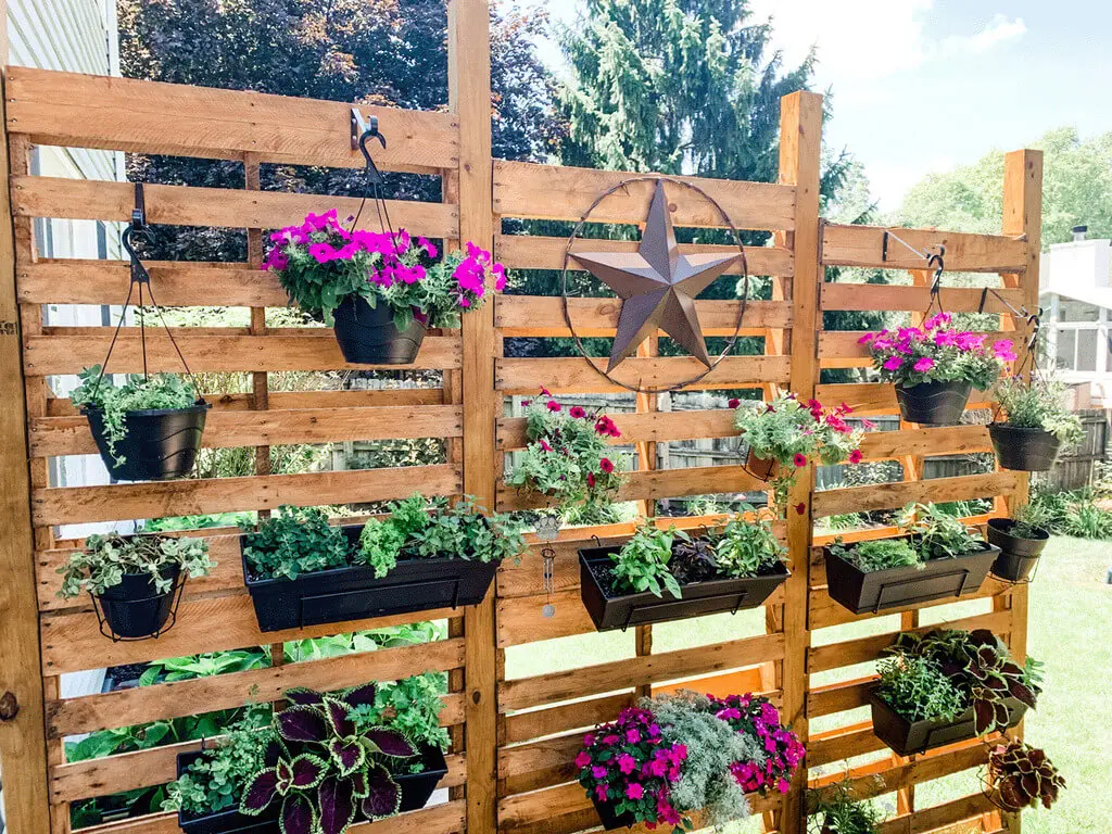 Pallet Herb Garden Wall 