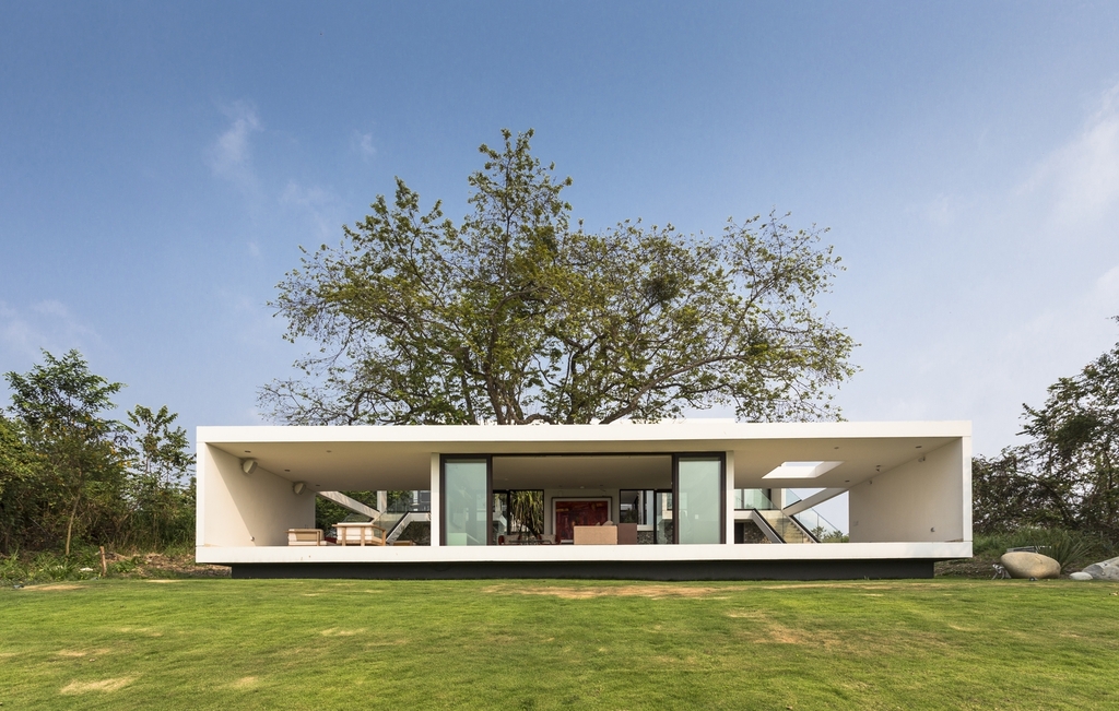 Guazuma House via Alberto Zavala Arquitectos