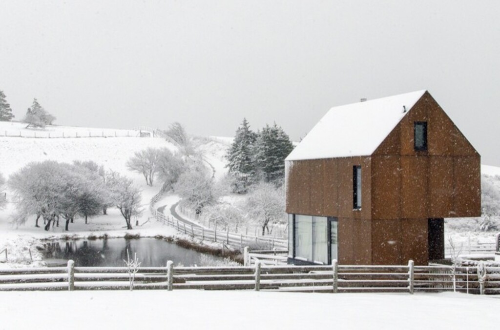 MacKay-Lyons Sweetapple Architects’ Enough House