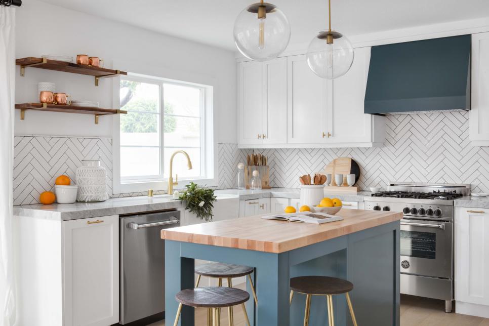 Blue and White Breezy Kitchen