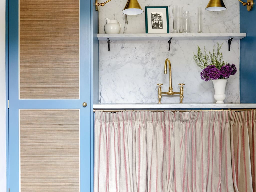 Cabinet style Curtains