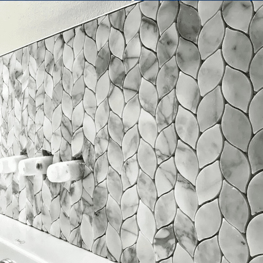 Leaves design shower tiles
