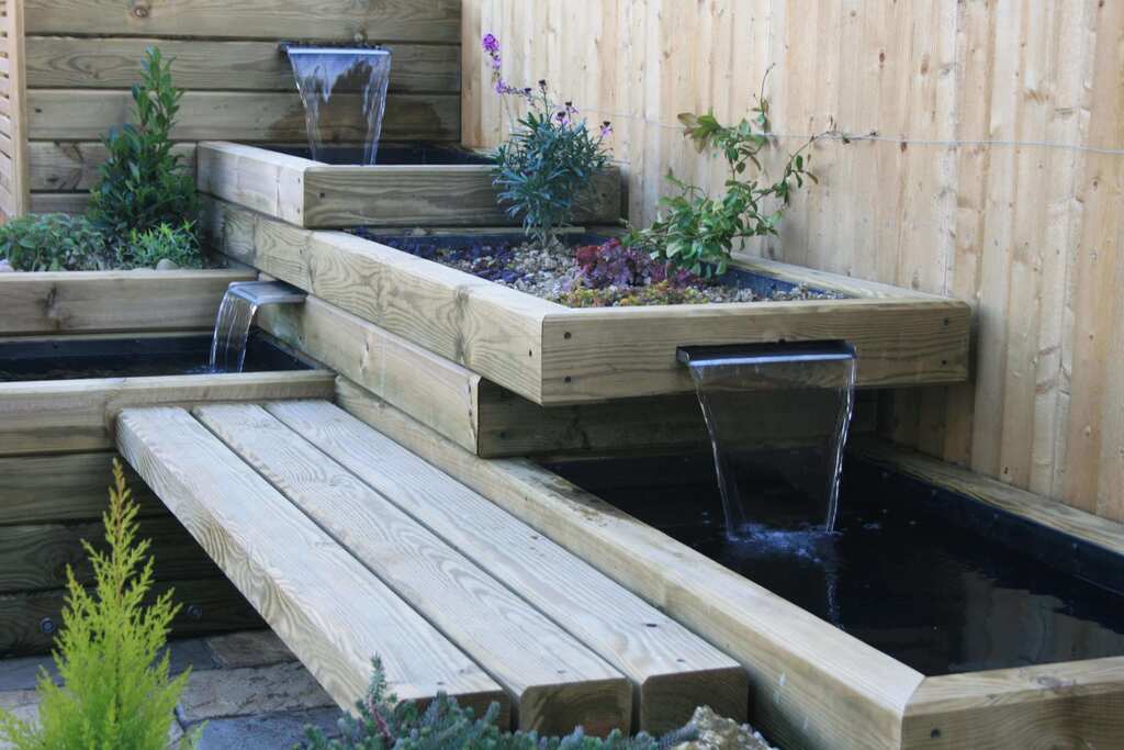 Raised Garden Bed with Water Feature
