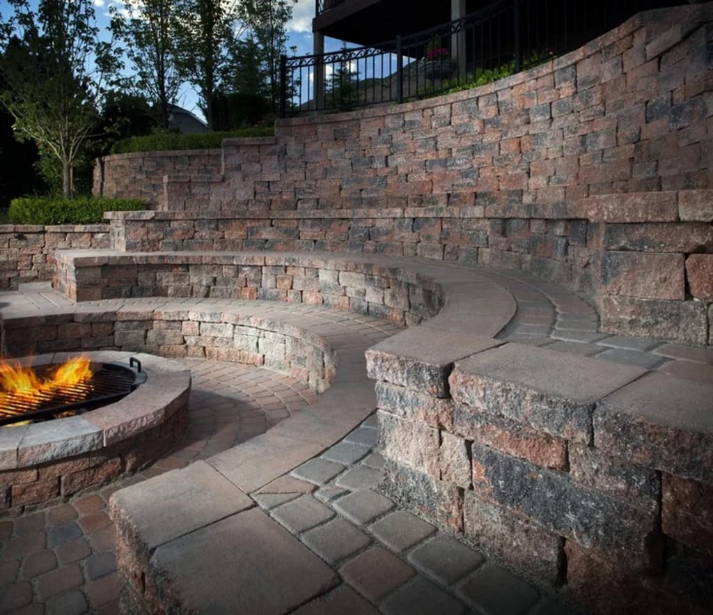 Retaining Wall with Fire Pit