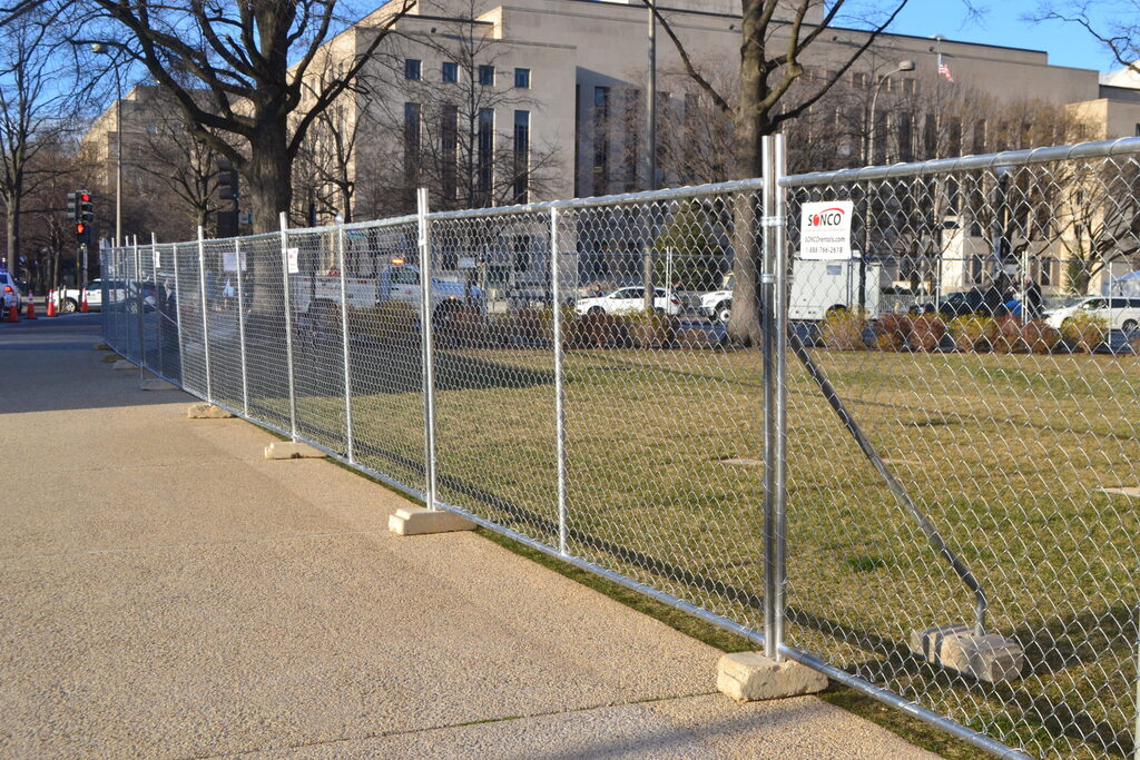 Advantages of Chain-link fencing