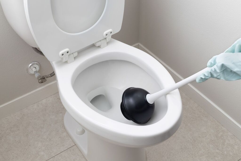 How to Unclog a Toilet with a plunger
