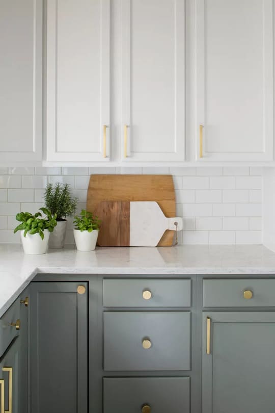 Two-tone Kitchen Cabinets