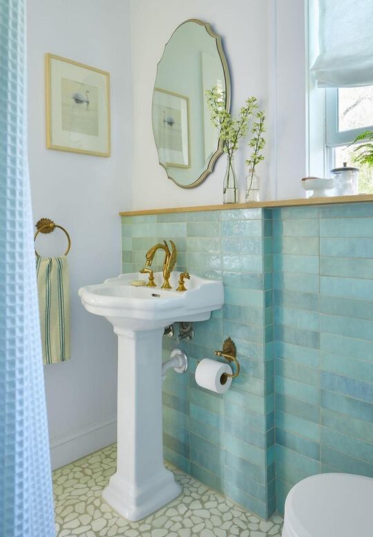 modern blue bathroom idea