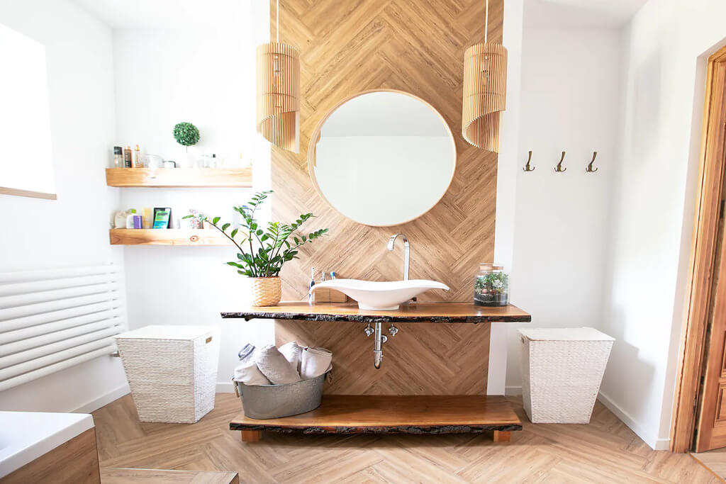 natural wood paneling bathroom idea