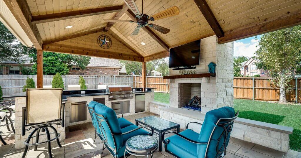 Outdoor Kitchen and Living Room