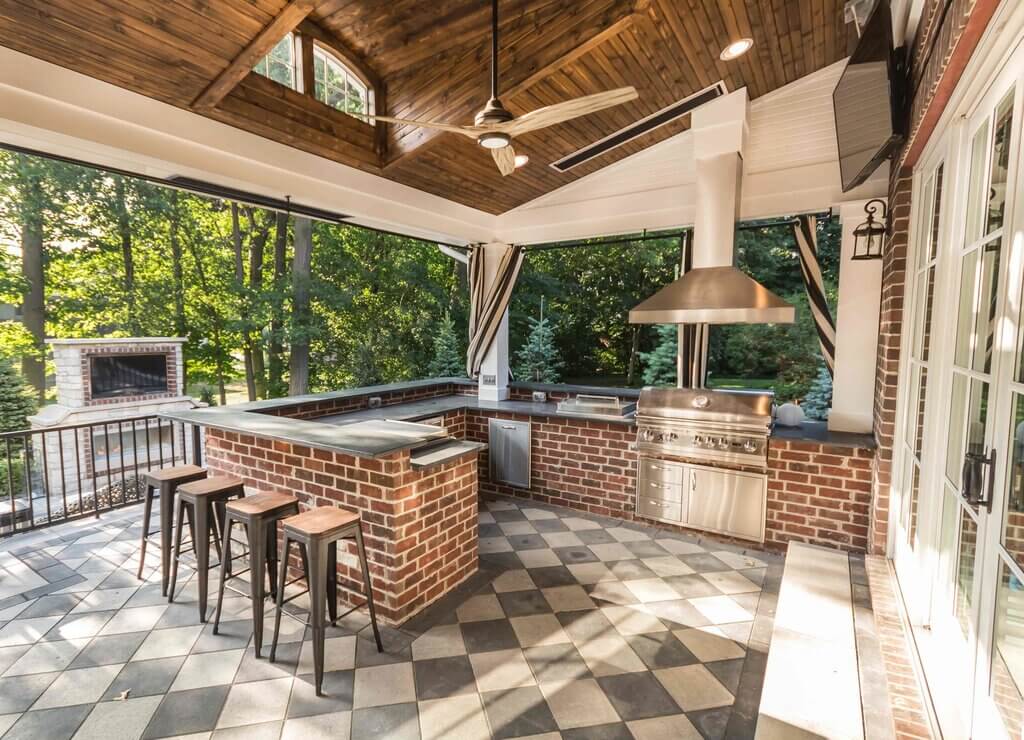 Outdoor Kitchen with Bar Seating