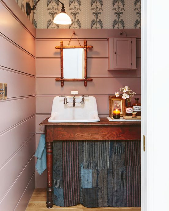 Vintage Vanity Bathroom Decor Ideas