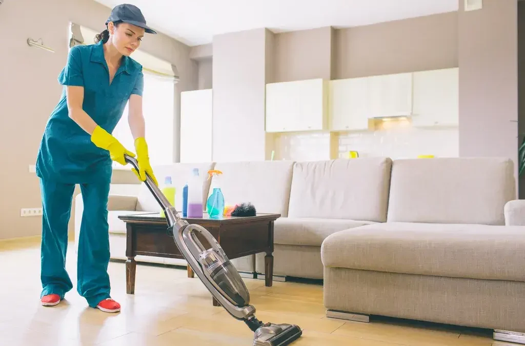 10 Factors to Consider Before You Schedule a Cleaning Service